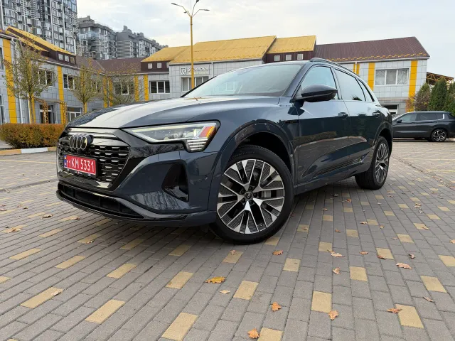 Audi Q8 e-tron - фото 4