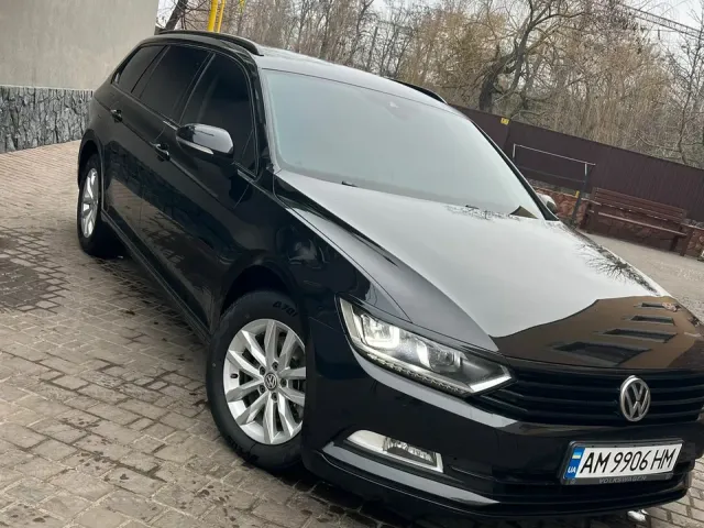Volkswagen Passat - фото 1