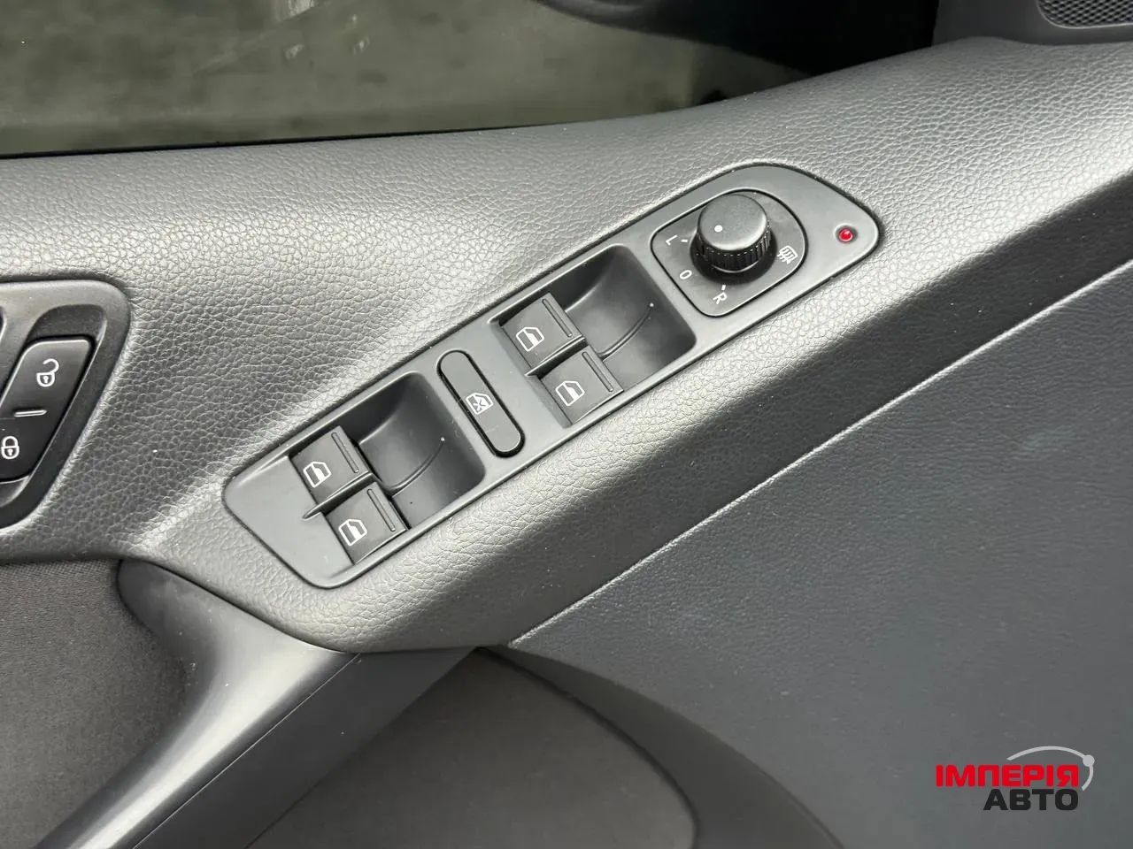 Volkswagen Tiguan - фото 36