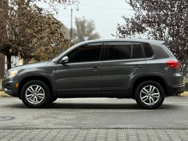 Volkswagen Tiguan - фото 2