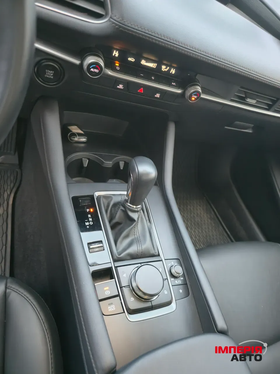 Mazda 3 - фото 6