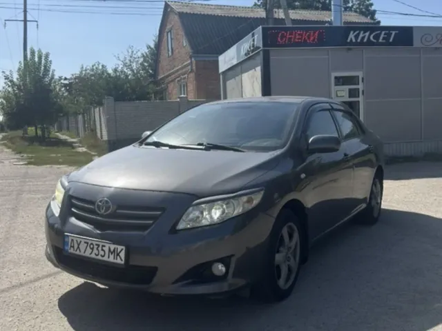 Toyota Corolla - фото 1