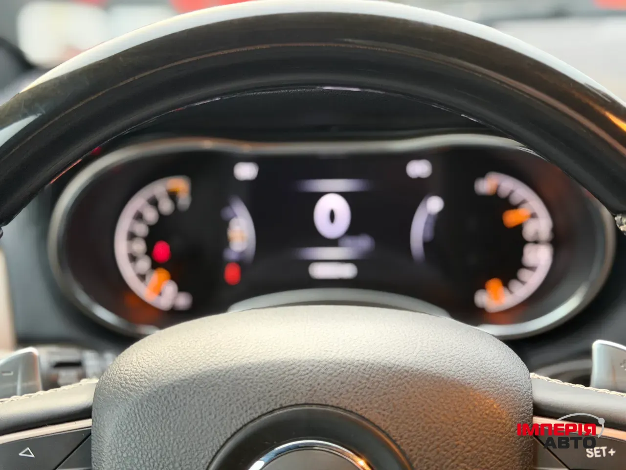 Jeep Grand Cherokee - фото 8