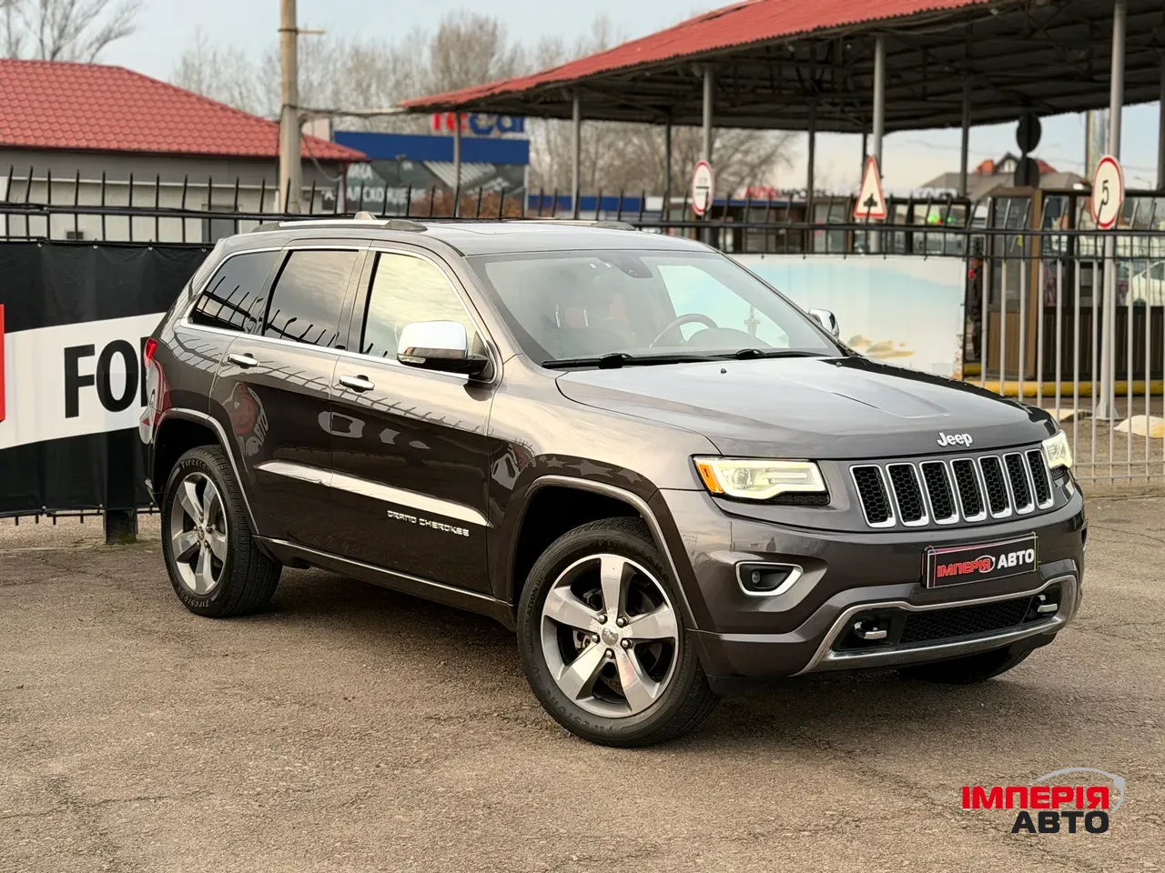 Jeep Grand Cherokee - фото 1