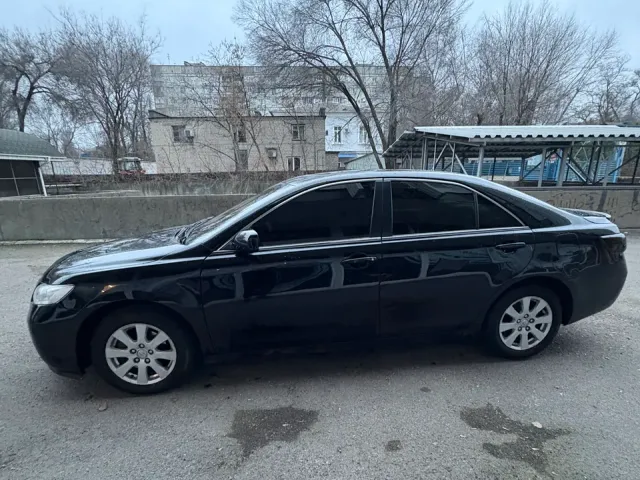 Toyota Camry - фото 2