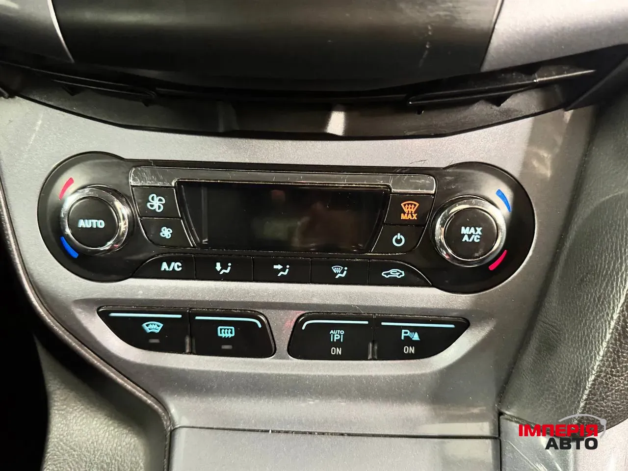 Ford Focus - фото 9