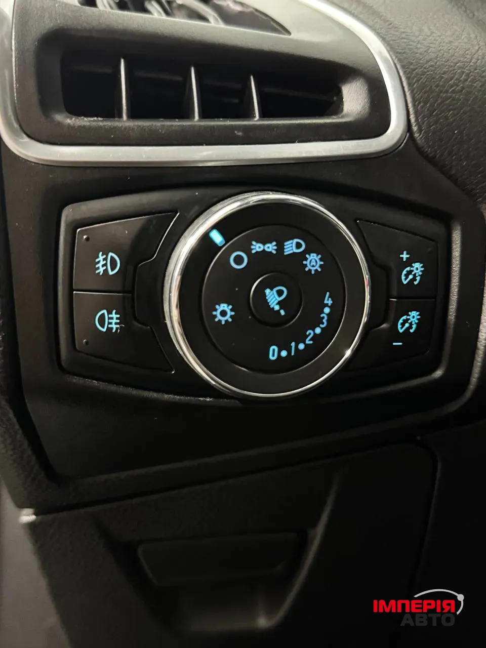 Ford Focus - фото 12