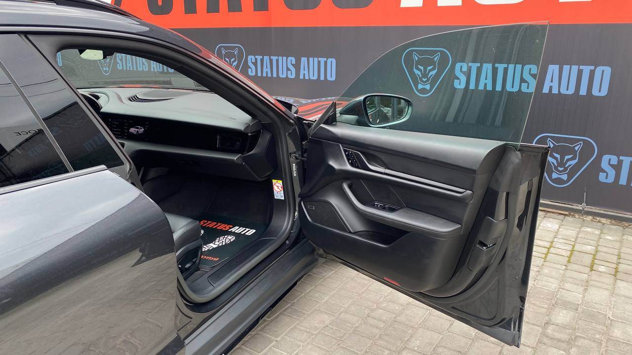 Porsche Taycan - фото 18