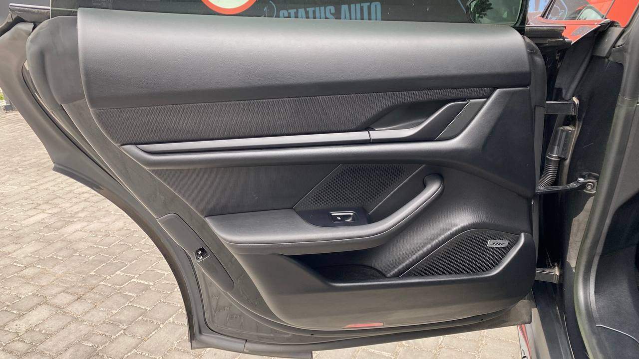 Porsche Taycan - фото 31