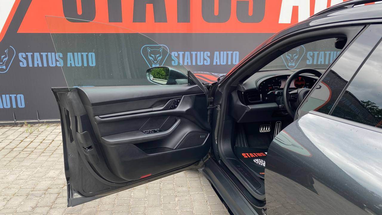 Porsche Taycan - фото 11