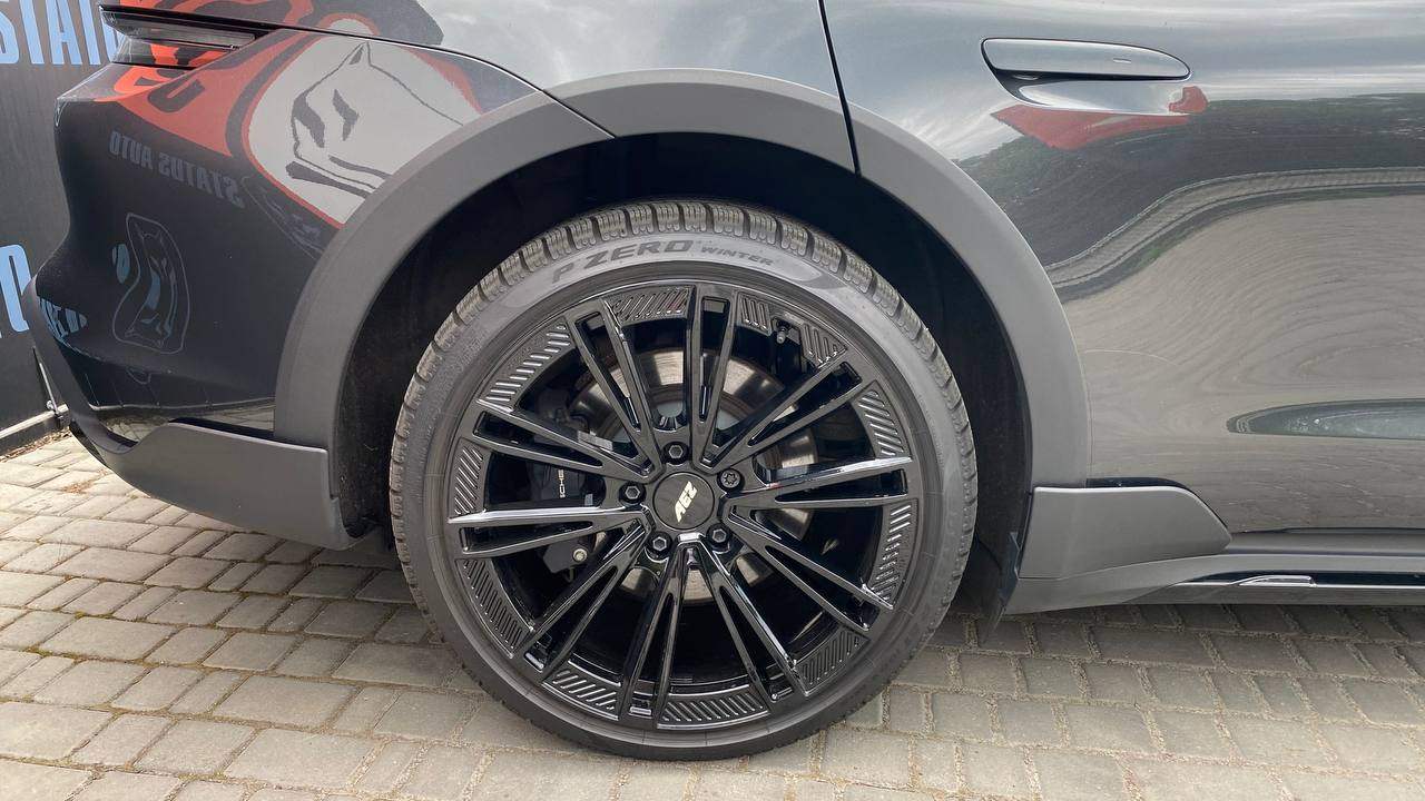 Porsche Taycan - фото 30