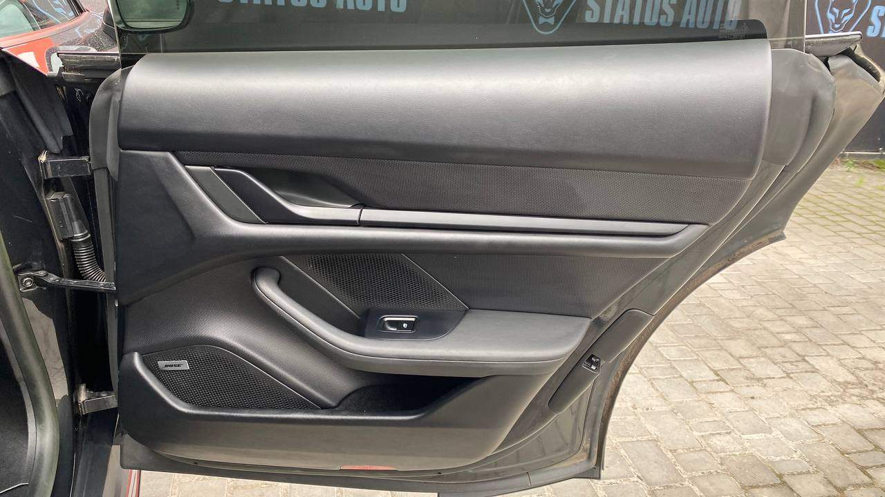 Porsche Taycan - фото 23