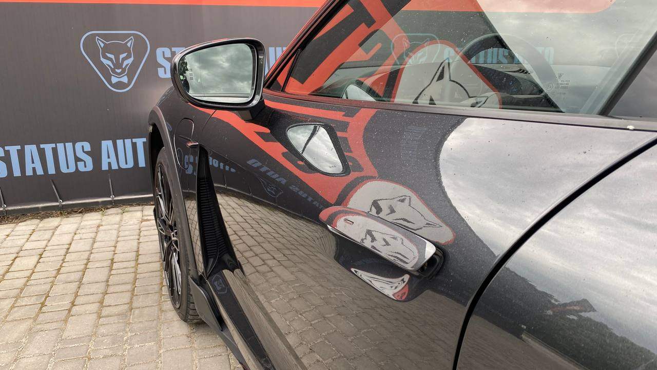 Porsche Taycan - фото 1