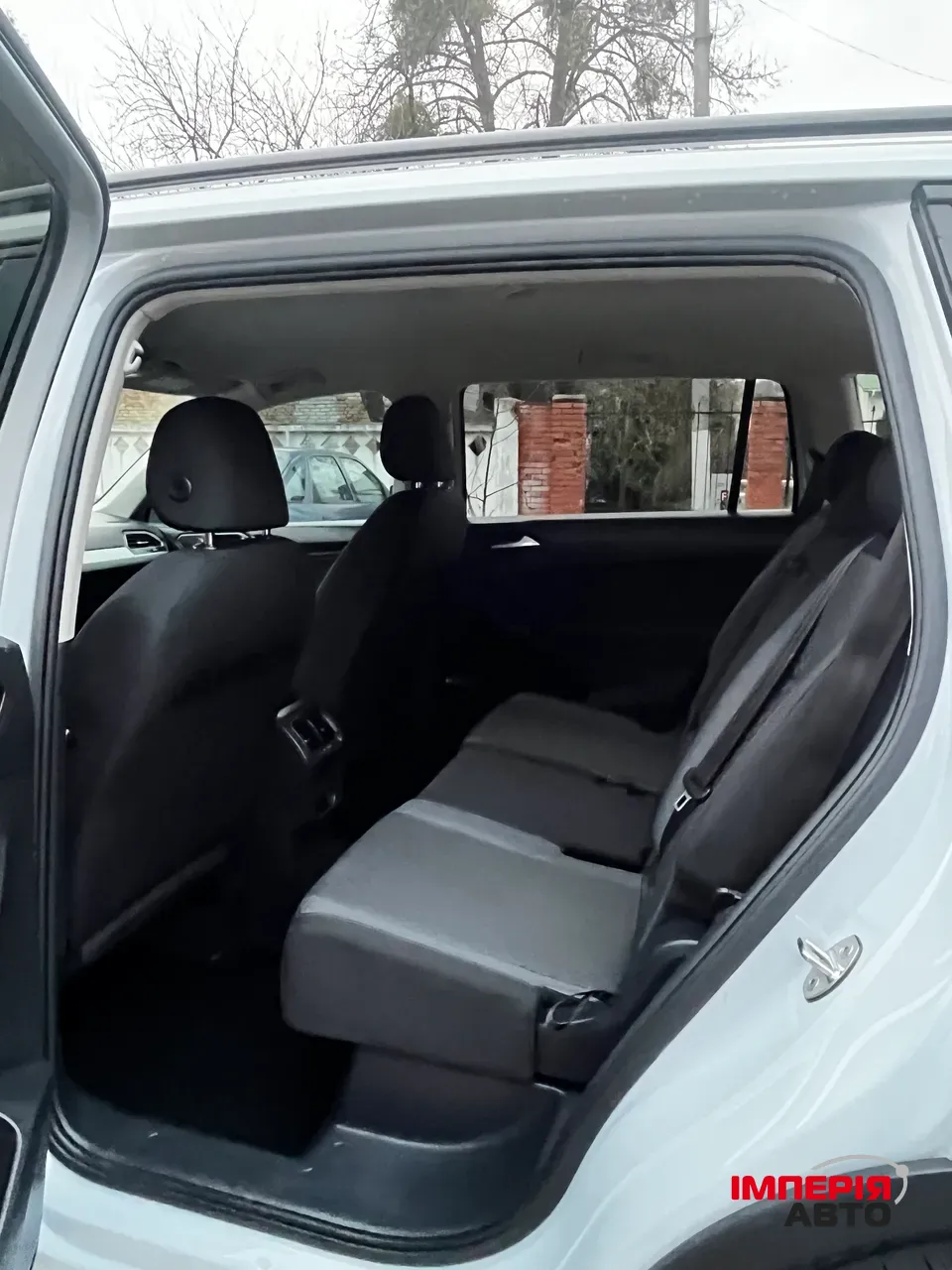 Volkswagen Tiguan - фото 12