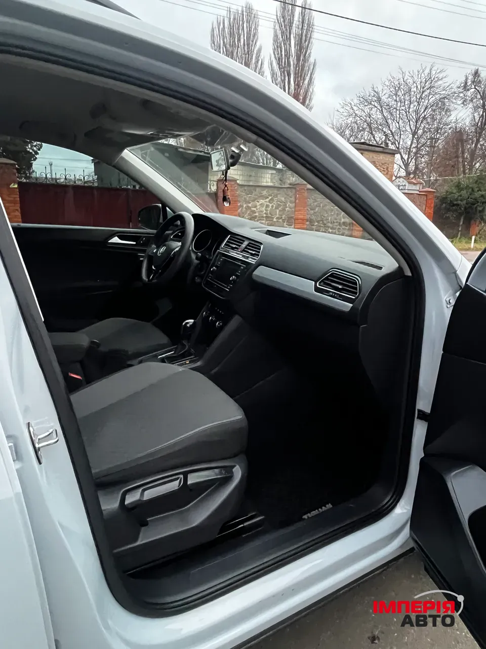 Volkswagen Tiguan - фото 14