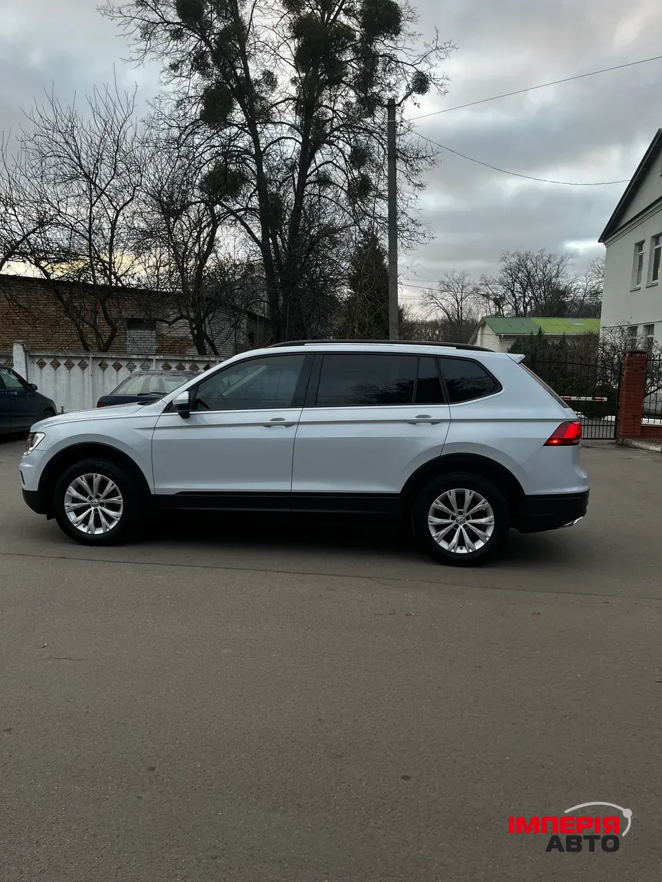 Volkswagen Tiguan - фото 4