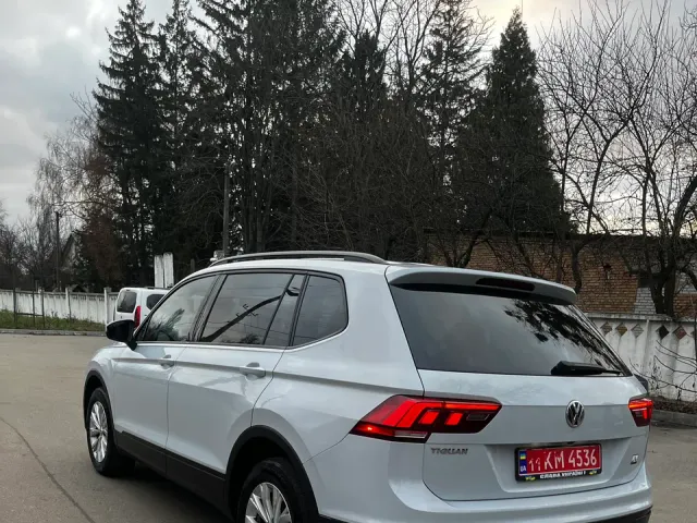Volkswagen Tiguan - фото 3