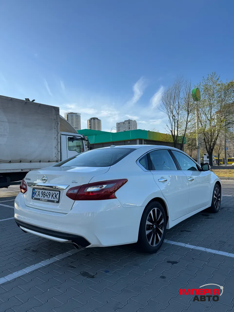 Nissan Altima - фото 1