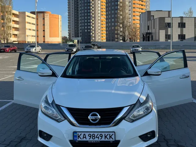 Nissan Altima - фото 5