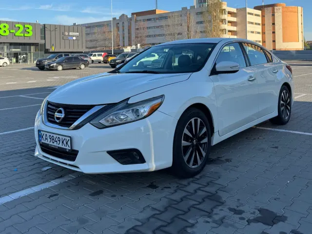Nissan Altima - фото 3
