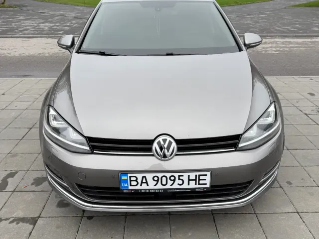 Volkswagen Golf - фото 1