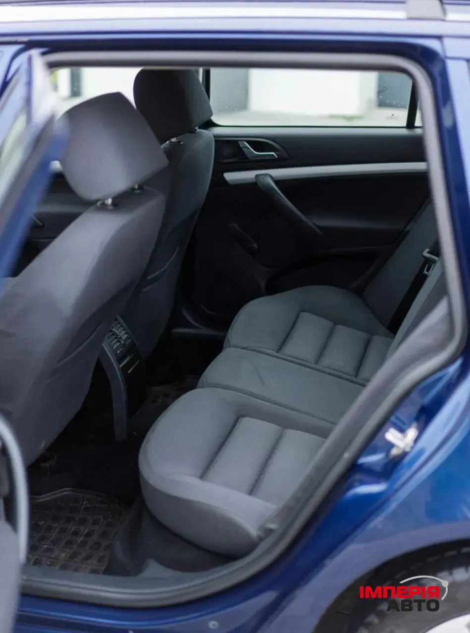 Skoda Octavia - фото 4