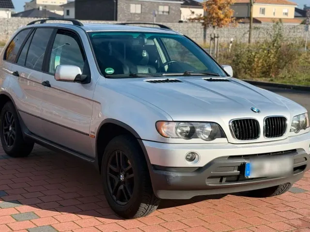 BMW X5 - фото 1