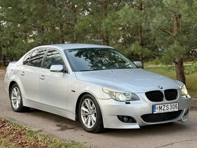 BMW 5 серії - фото 1