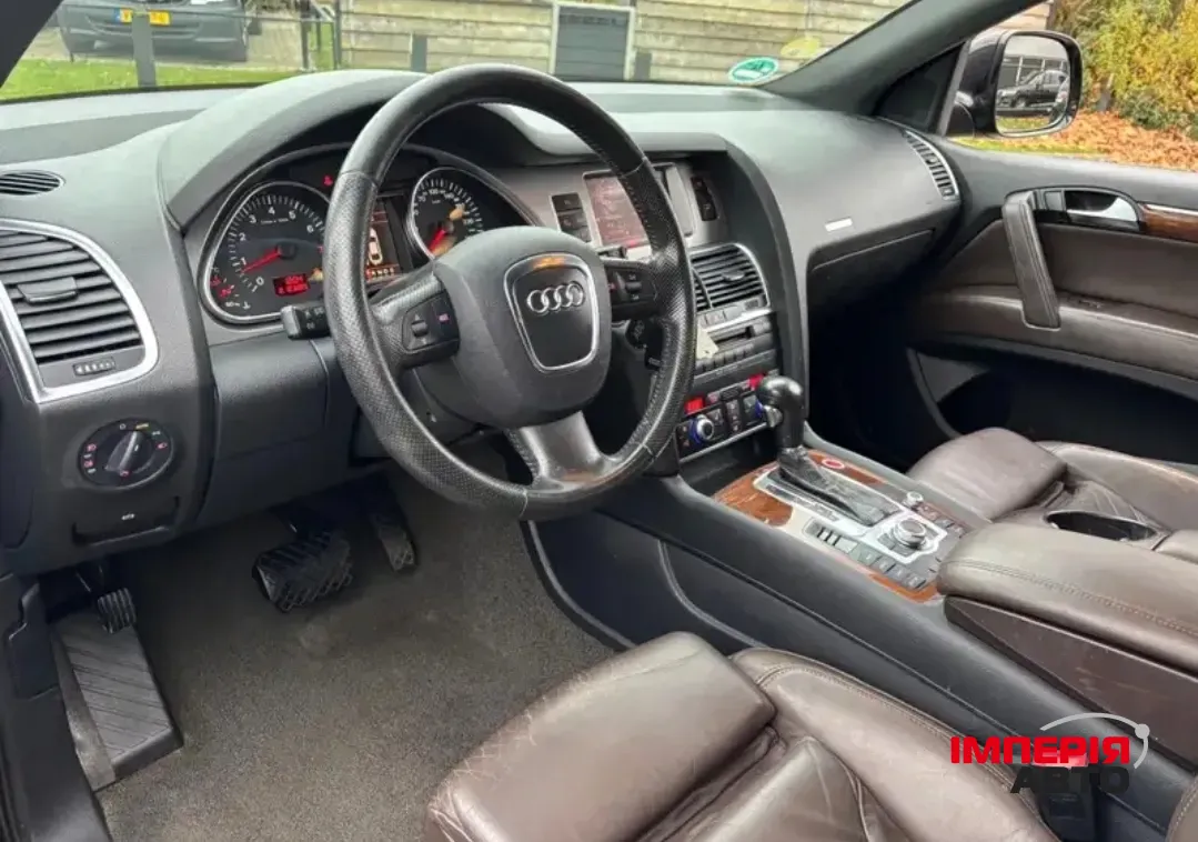 Audi Q7 - фото 6