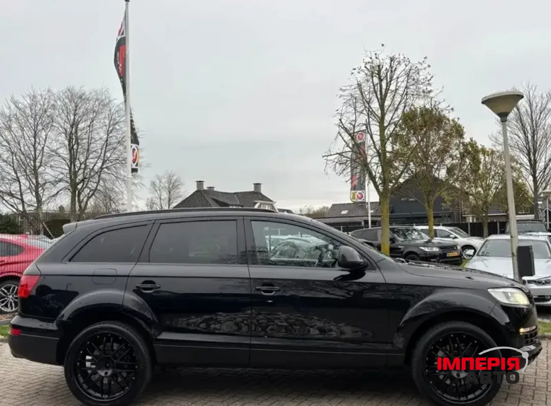Audi Q7 - фото 13