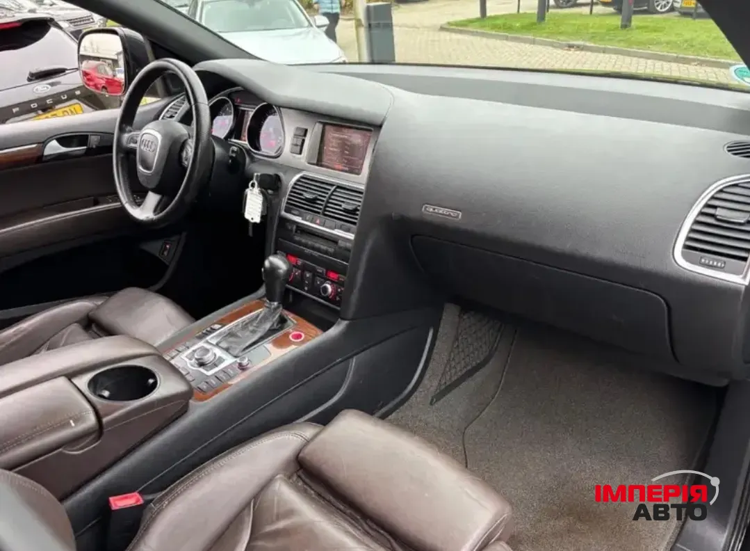 Audi Q7 - фото 5