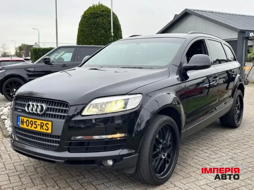 Audi Q7 - фото 10
