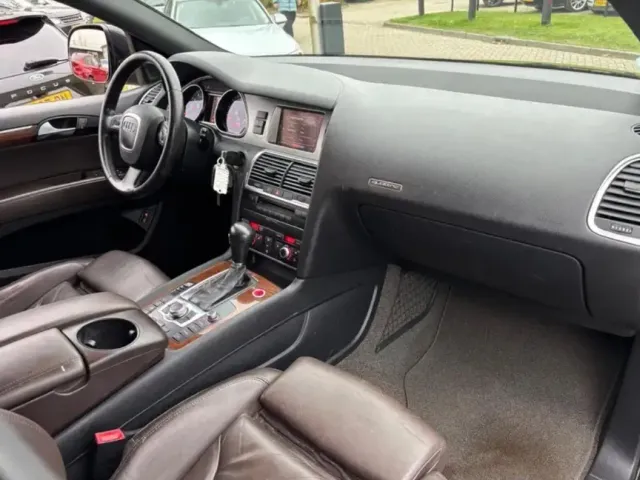 Audi Q7 - фото 5