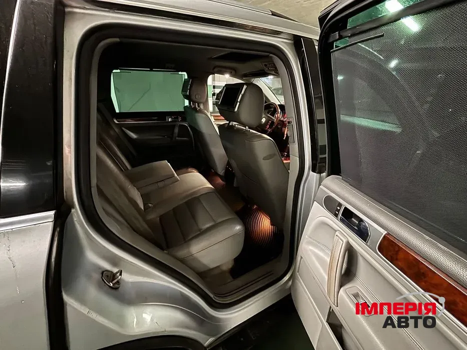 Volkswagen Touareg - фото 5