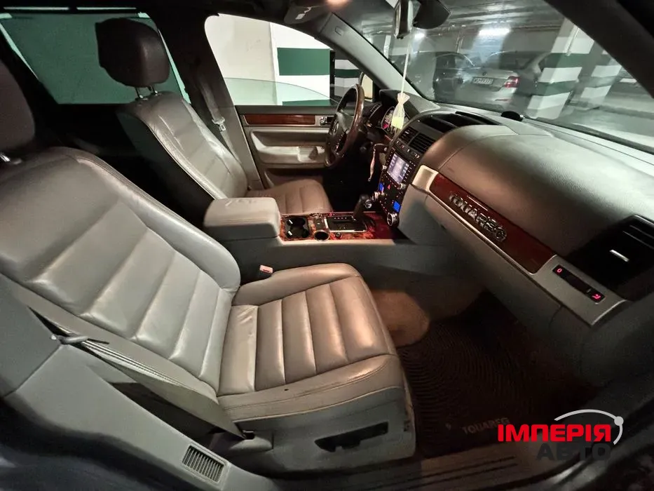 Volkswagen Touareg - фото 6