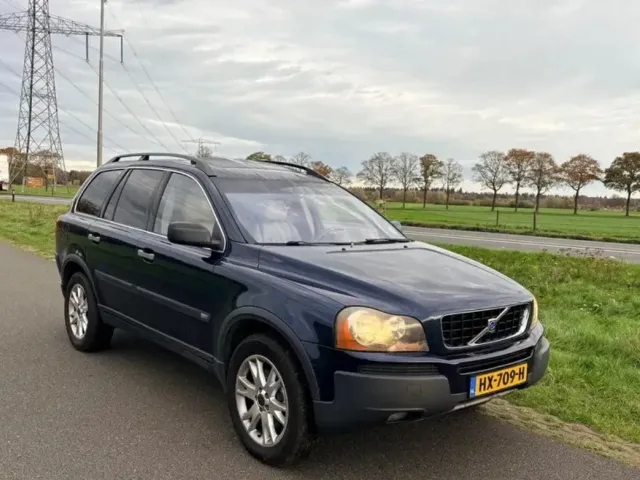 Volvo XC90 - фото 1