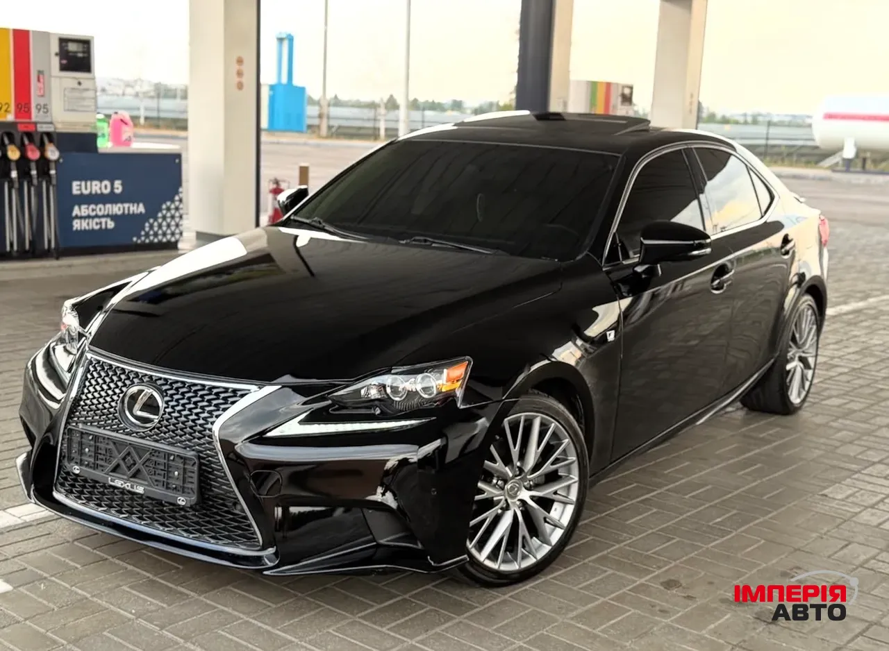 Lexus IS - фото 11