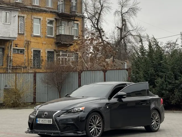 Lexus IS - фото 5