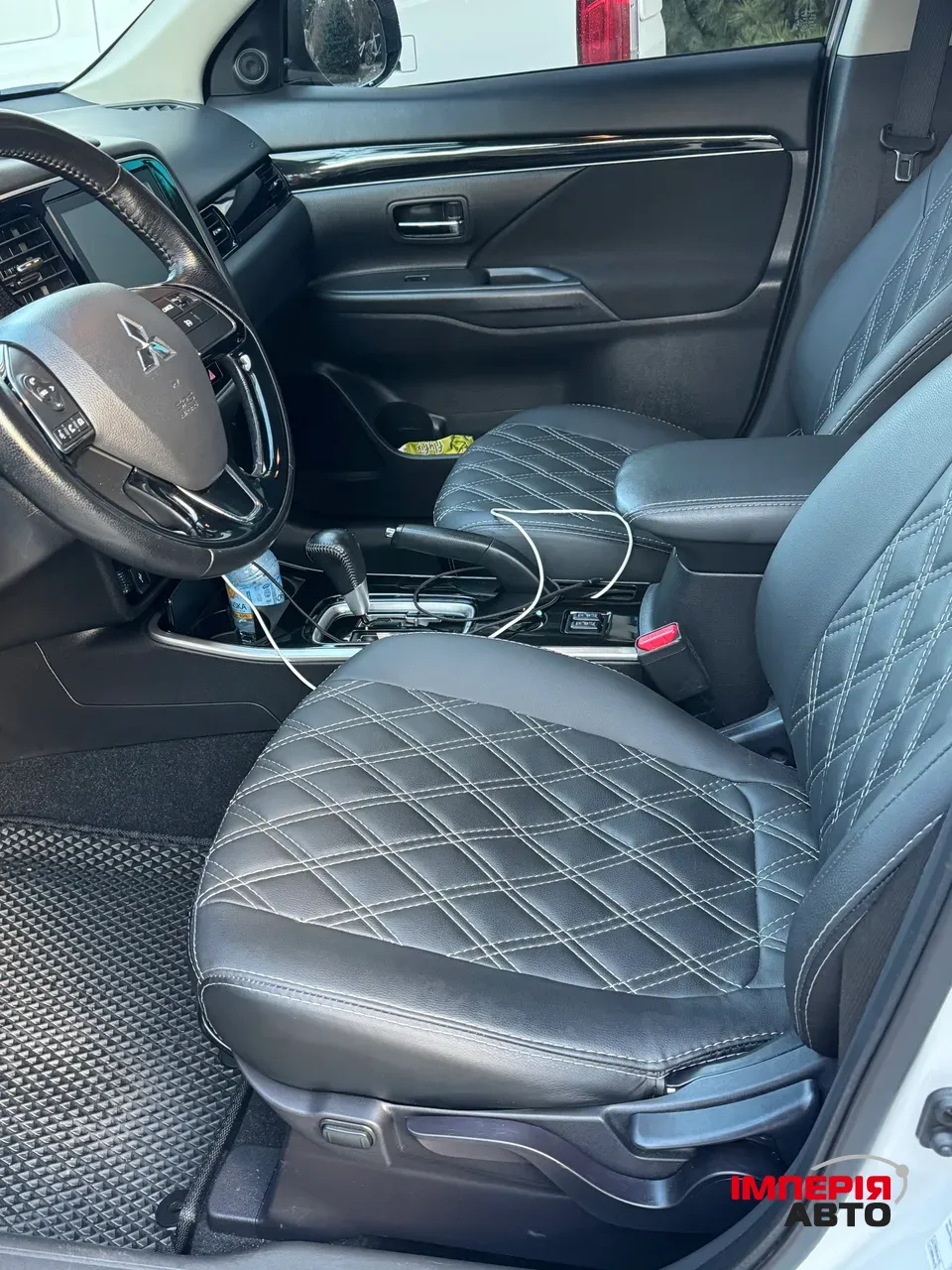 Mitsubishi Outlander - фото 2