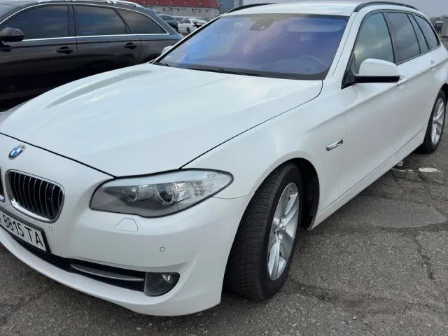 BMW 5 серії - фото 2