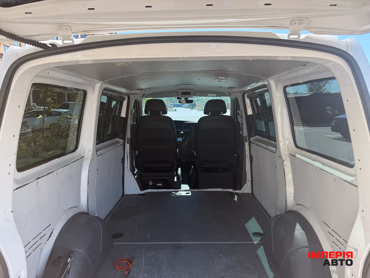 Volkswagen Transporter - фото 7