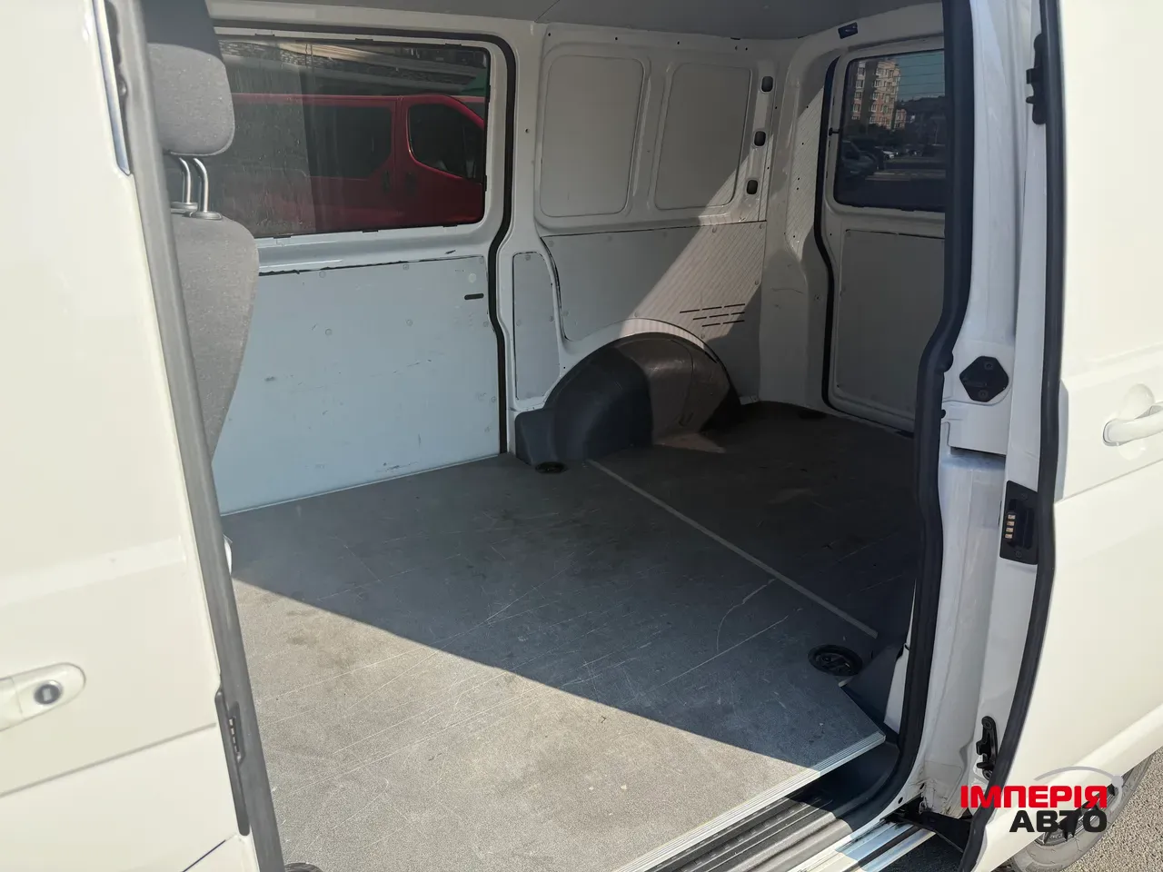 Volkswagen Transporter - фото 13