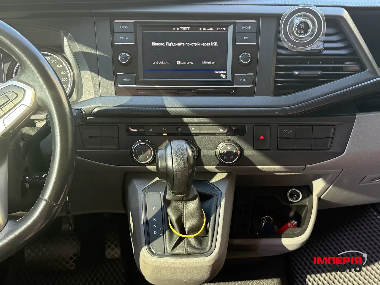 Volkswagen Transporter - фото 9