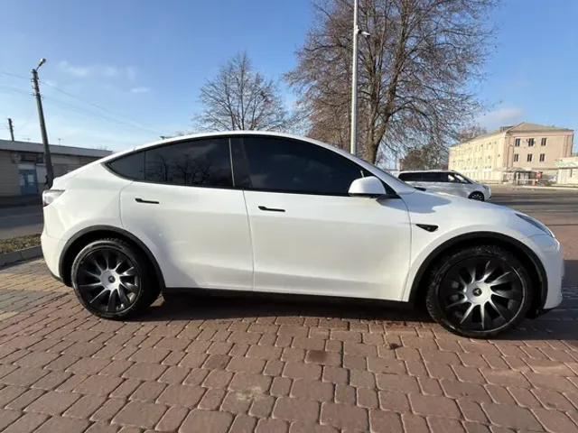 Tesla Model Y 2023, Полтава, $29 500 - зображення 3