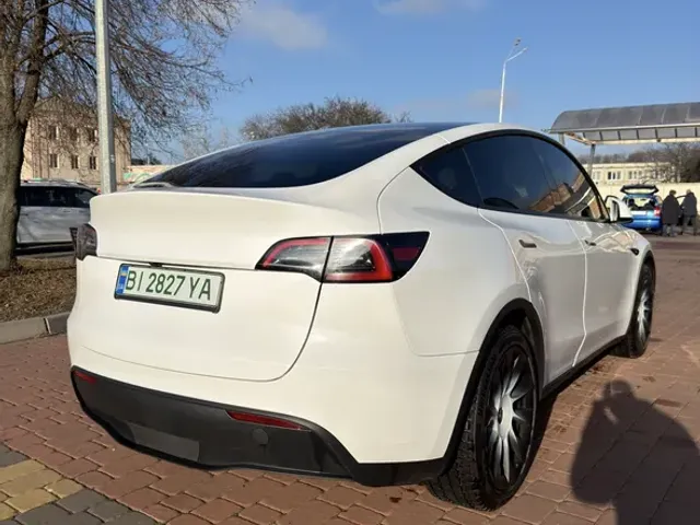 Tesla Model Y 2023, Полтава, $29 500 - зображення 4