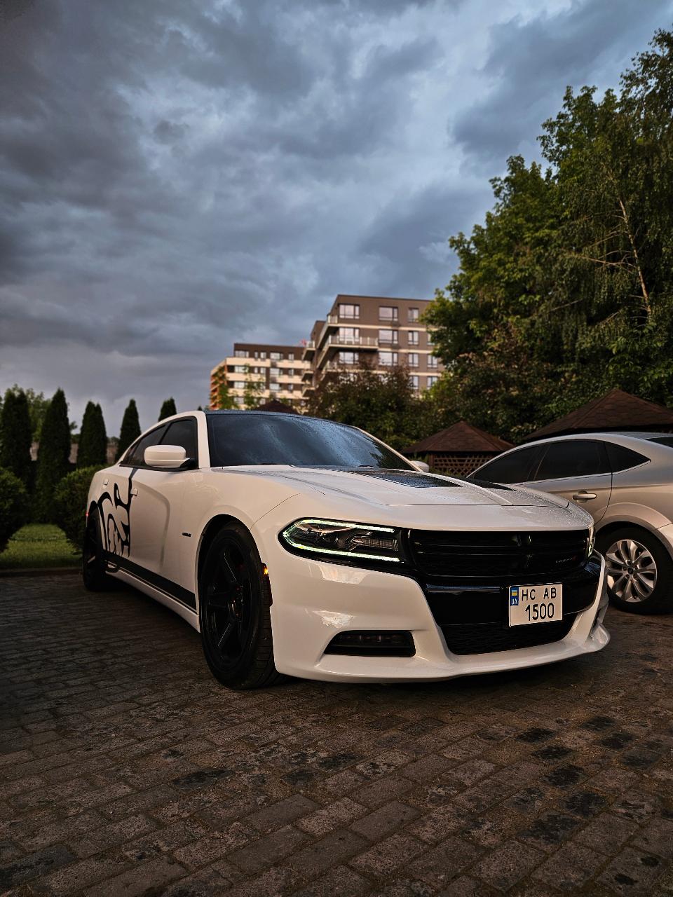 Dodge Charger - фото 8