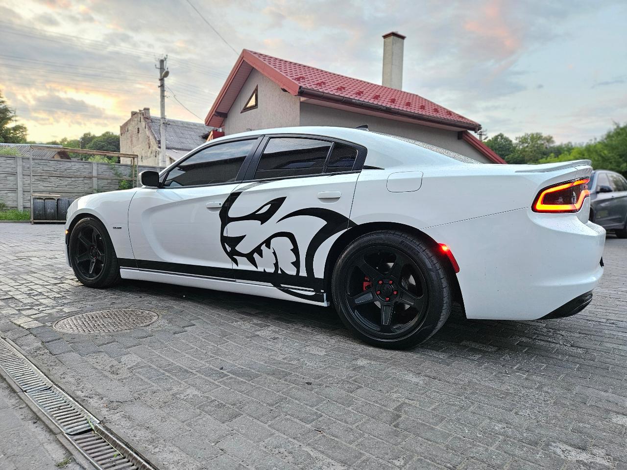 Dodge Charger - фото 1