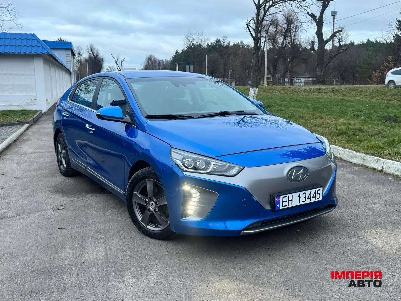 Hyundai IONIQ - фото 1
