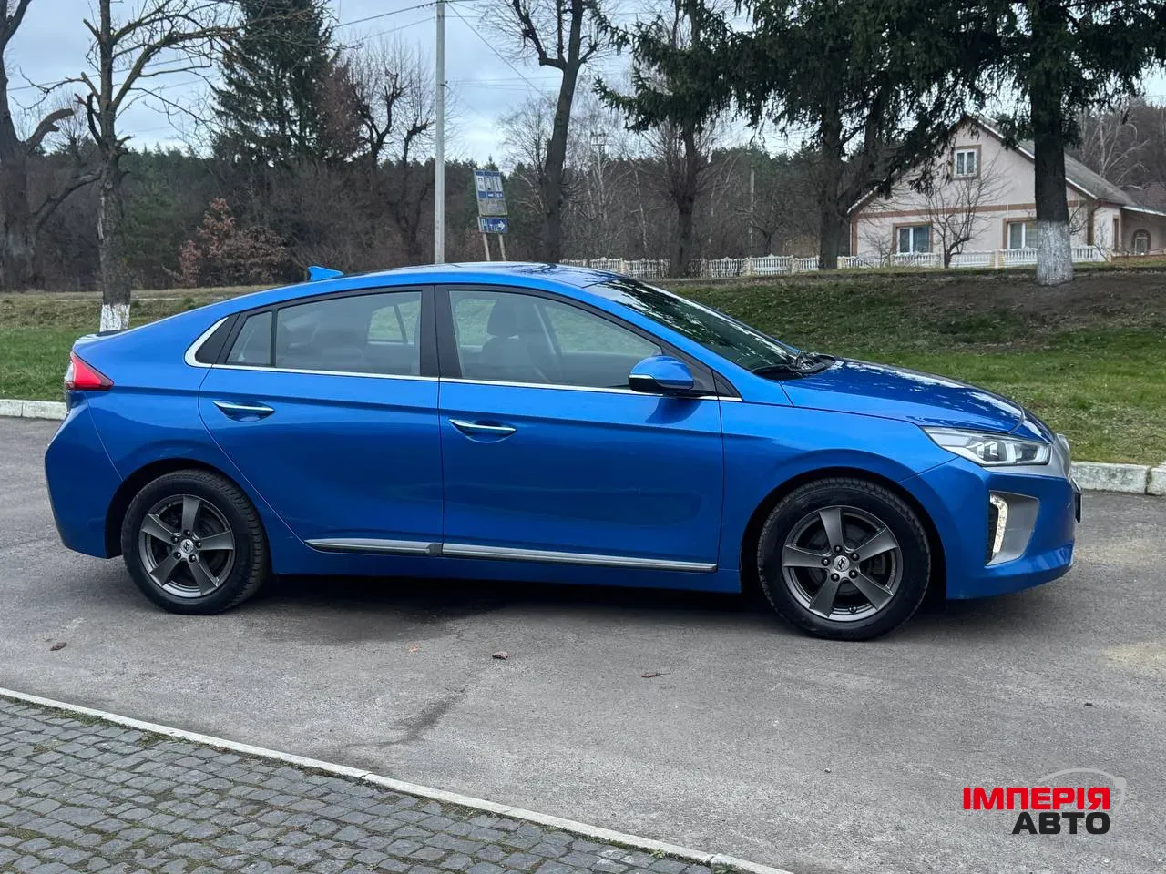 Hyundai IONIQ - фото 6