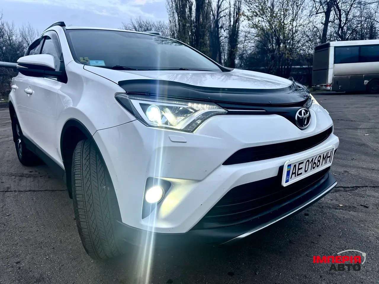 Toyota RAV4 - фото 3